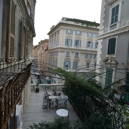 Check-inn Centro 3* Genua