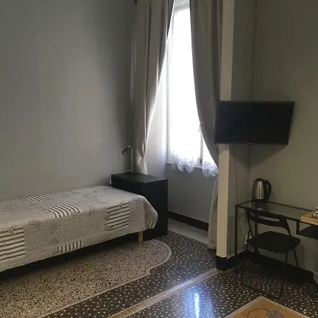 Check-inn Centro 3* Genua