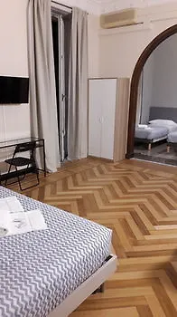 Check-inn Centro בית הארחה ג'נובה